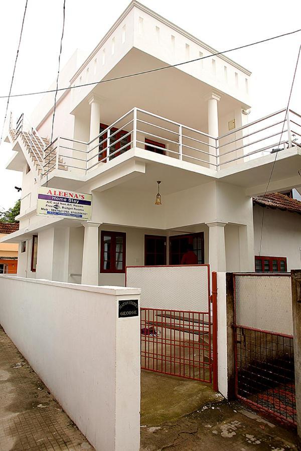 Aleenas Homestay Kochi Bagian luar foto